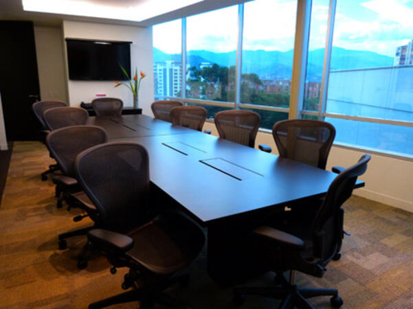 Lugar de formación de NobleProg, Ciudad Medellín - San Fernando Plaza